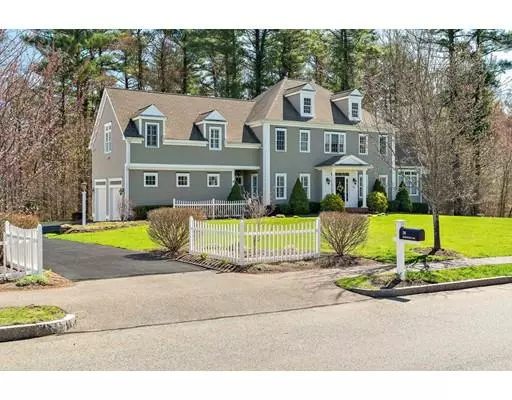 Hanover, MA 02339,26 Honeysuckle Ln