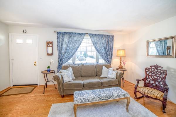 3 Treetop Ln. #5, Kingston, MA 02364