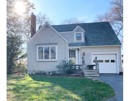 47 Lake Shore Dr, Falmouth, MA 02536