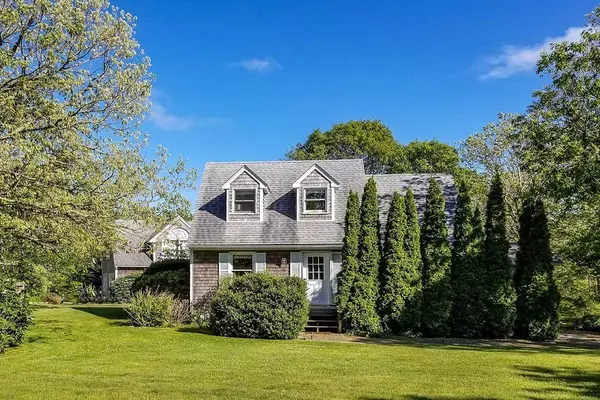 1 Marthas Rd, Edgartown, MA 02539