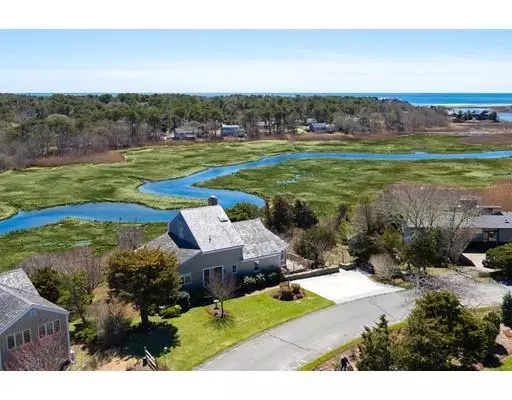 27 Youngs Farm Ln, Chatham, MA 02633