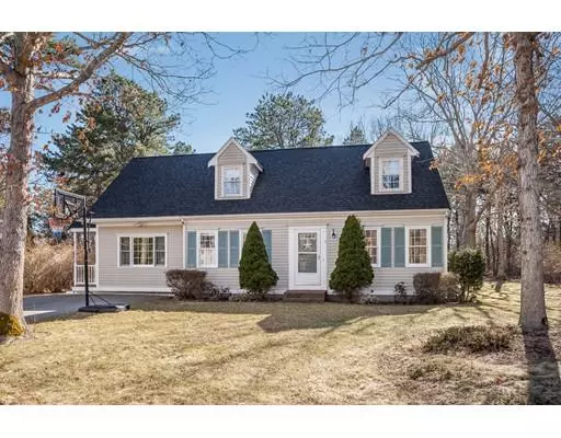 3 Castle Ln, Sandwich, MA 02563