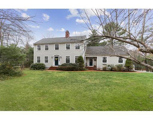 3 Sand Trap Ln, Lakeville, MA 02347