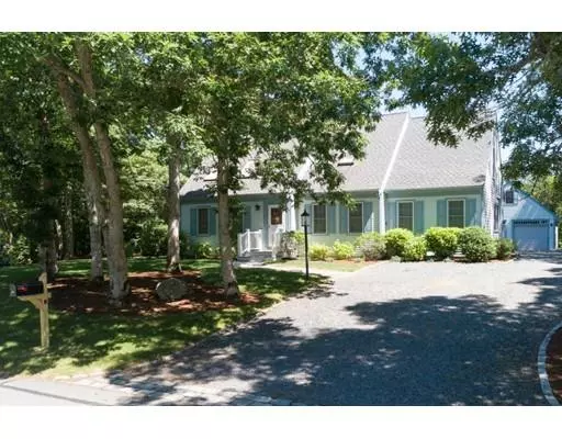 31 Greenland Pond Rd, Brewster, MA 02631