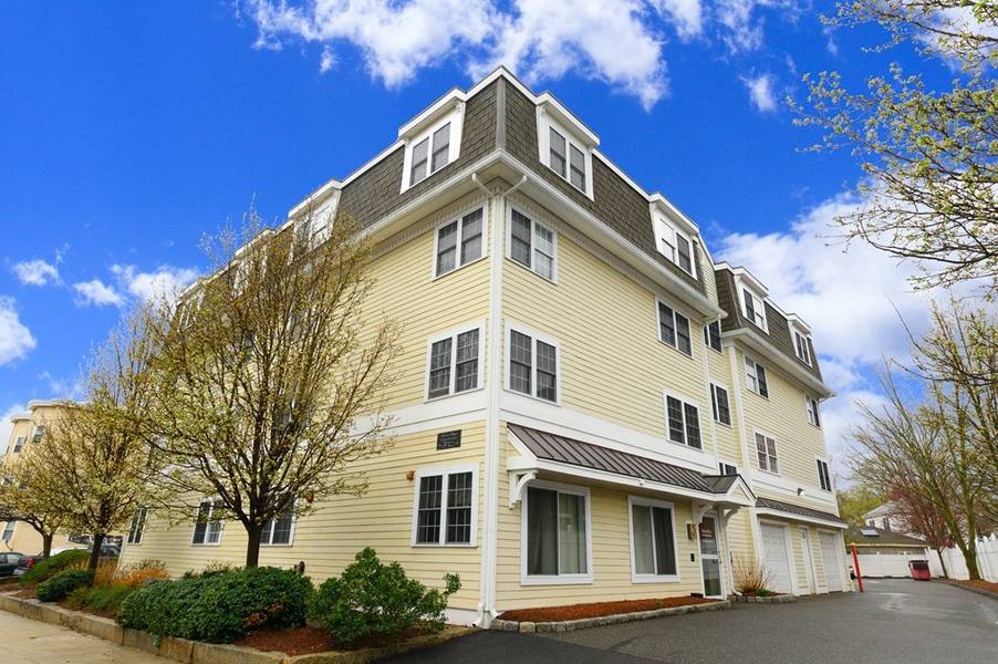 31 Elliott St #1B, Beverly, MA 01915