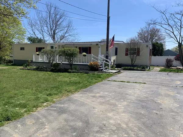 56 Anthony St, Acushnet, MA 02743