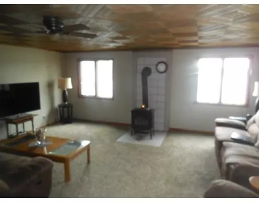 Westfield, MA 01085,48 Pequot Point Rd