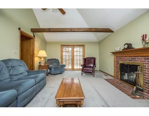 Kingston, NH 03848,5 Madison Ave