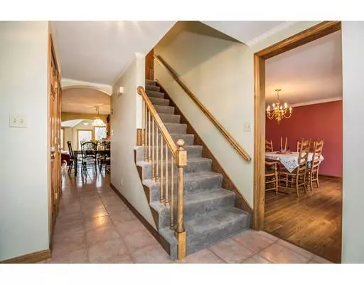 Kingston, NH 03848,5 Madison Ave