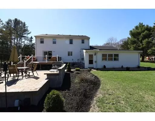 Rehoboth, MA 02769,22 Colonial Way