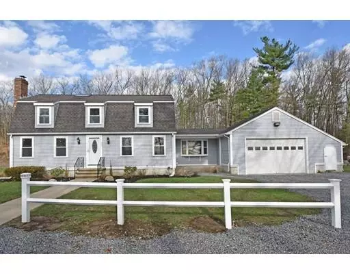 537 Reservoir Rd, Lunenburg, MA 01462