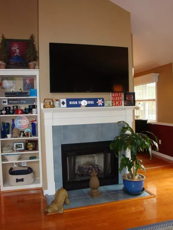 Sturbridge, MA 01566,111 Colonial Dr #111