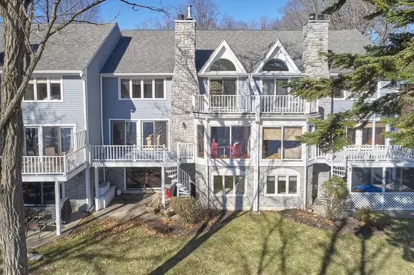 17 Hawkswood Estates #17, Amesbury, MA 01913