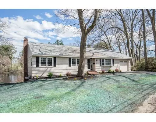 41 Fox Run Rd, Hamilton, MA 01982