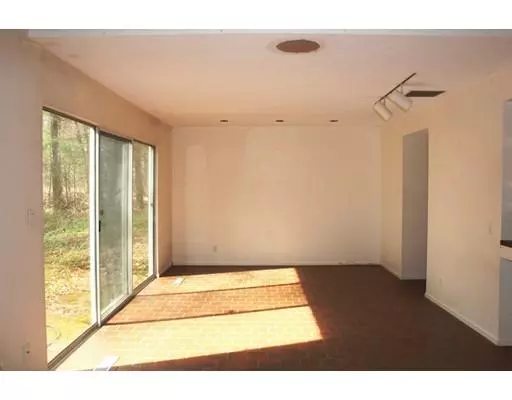 Carlisle, MA 01741,480 Rutland St