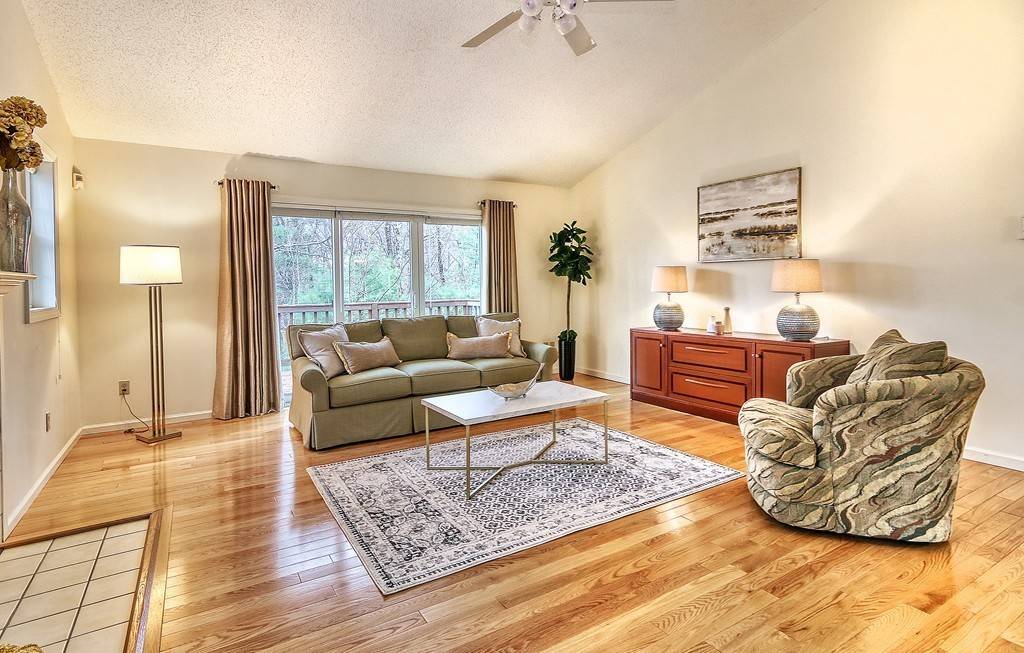 Burlington, MA 01803,15 Knollwood Court #15