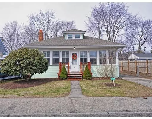 37 Pleasant St, Holbrook, MA 02343