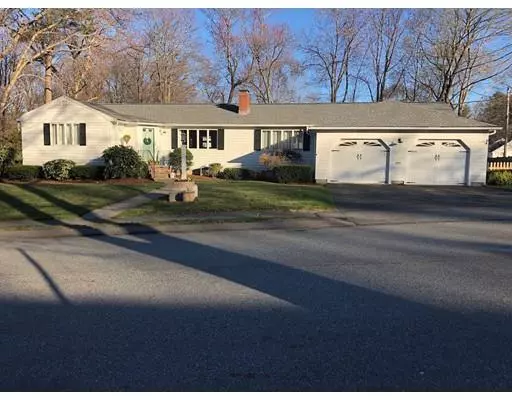 16 Thomas Rd, Lynnfield, MA 01940