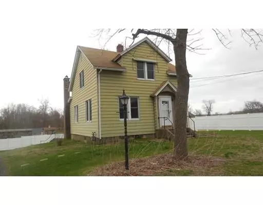 241 Meadow St, Agawam, MA 01001