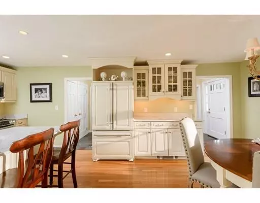 Hingham, MA 02043,319 Gardner St