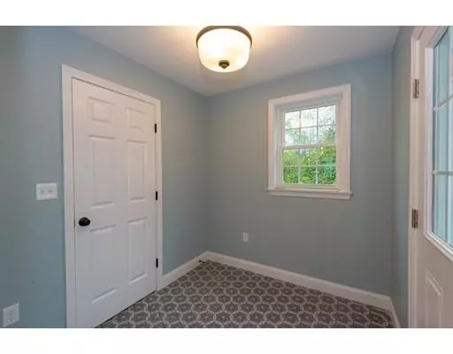 Ipswich, MA 01938,10A Perley Avenue