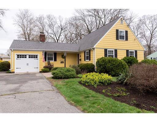 72 Crescent Ave, North Attleboro, MA 02760