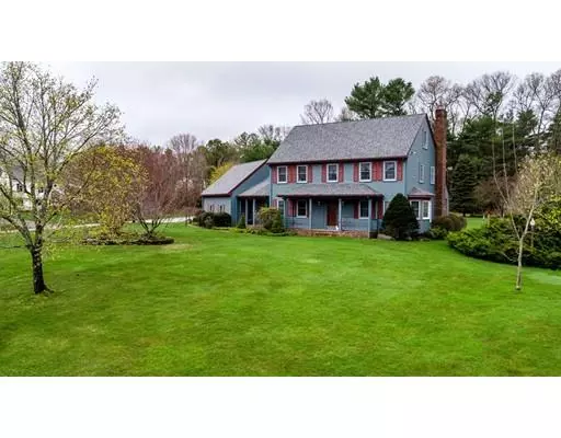 10 Overlook Drive, Raynham, MA 02767