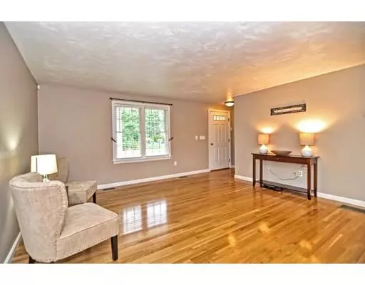 Norton, MA 02766,9 Crestwood Dr