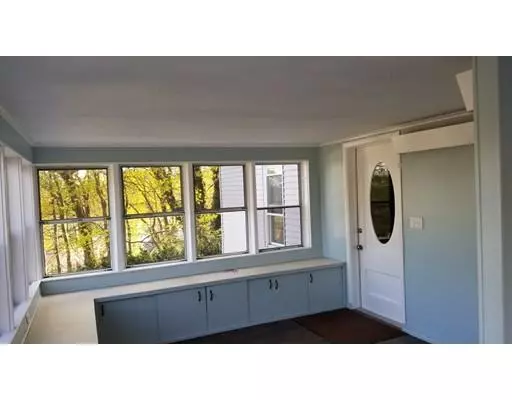 Worcester, MA 01603,7 Willow St