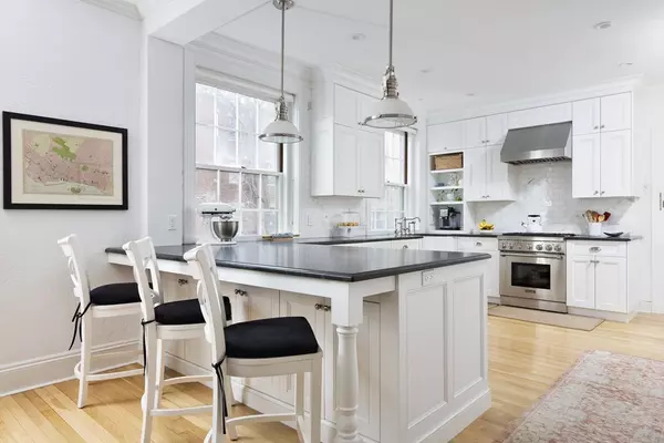 Brookline, MA 02445,139 Beaconsfield Rd #5