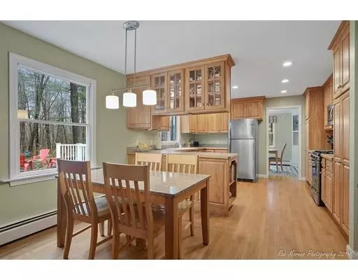 Hamilton, MA 01982,43 Berrywood Ln