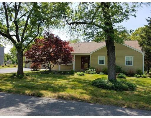 18 Haduk Dr, North Attleboro, MA 02760