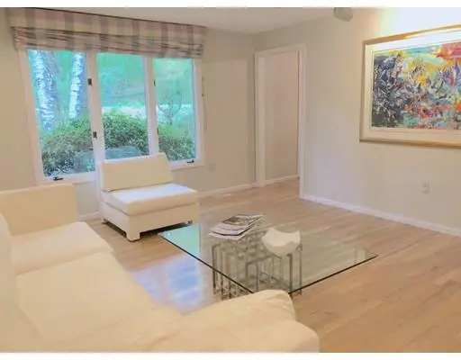 Southborough, MA 01772,3 Sarsenstone Way