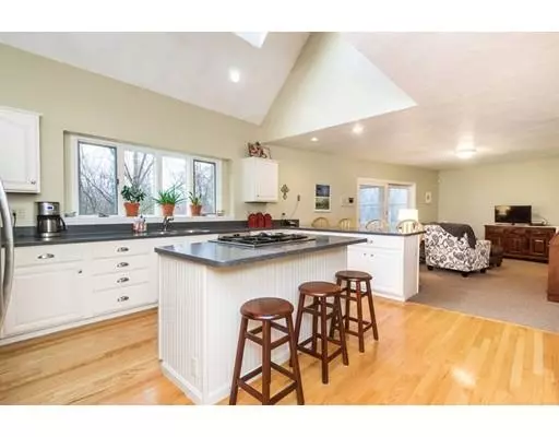 Boxborough, MA 01719,560 Hill Rd