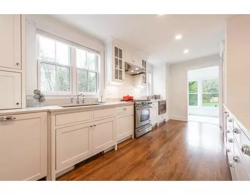 Weston, MA 02493,293 North Avenue