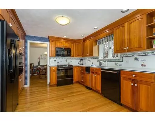 Walpole, MA 02081,2 Eagle Dr.