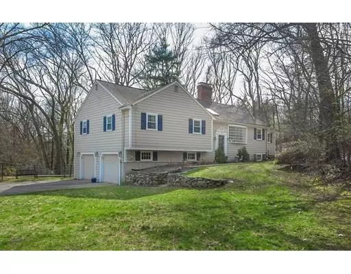 7 Clubhouse Ln, Wayland, MA 01778