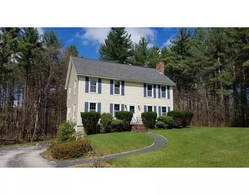 2 Wildwood Rd, Londonderry, NH 03053