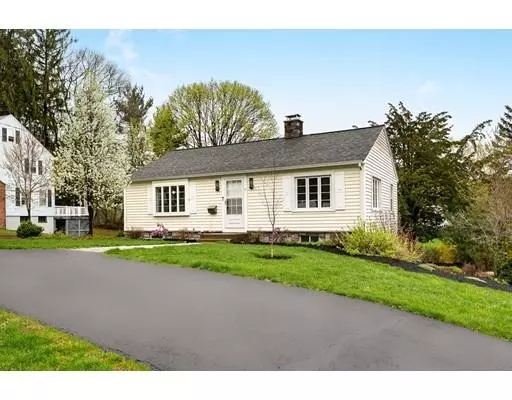 9 Oak Ridge Way, Shrewsbury, MA 01545