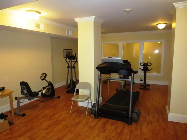 North Attleboro, MA 02760,426 Mount Hope St #212