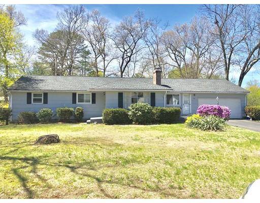 22 Meadowlark Dr, Longmeadow, MA 01106