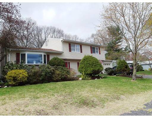 14 Westfield Dr, Holliston, MA 01746