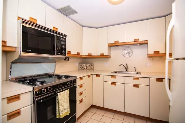 Woburn, MA 01801,241 Place Lane #241