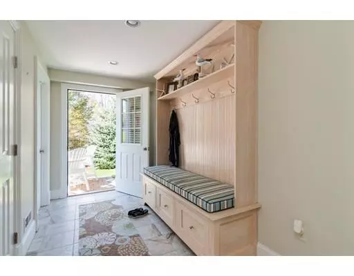 Hingham, MA 02043,36 Highview Dr