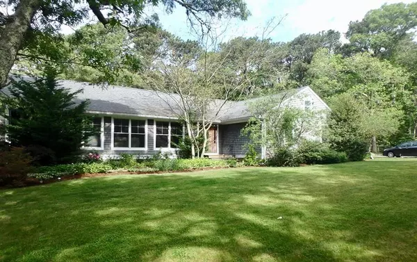 636 Franklin St, Tisbury, MA 02568