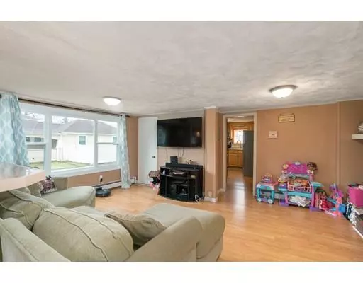 North Smithfield, RI 02896,49 Crest Rd