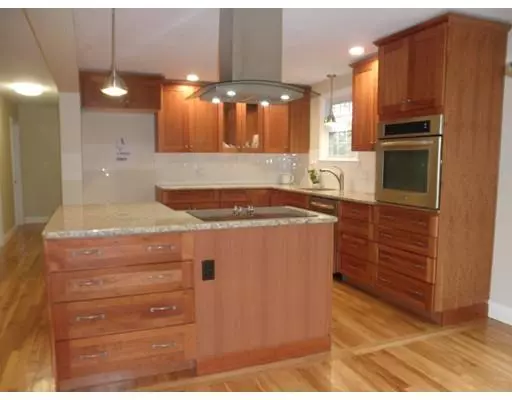 North Attleboro, MA 02760,985 Longview Dr