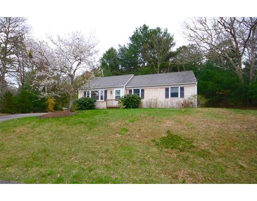 2 Willett Cir, Bourne, MA 02534