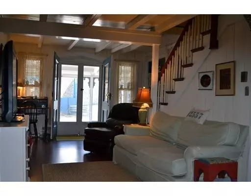 Oak Bluffs, MA 02557,16 Commonwealth Square