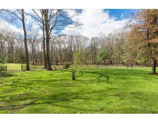 Carlisle, MA 01741,242 Russell St